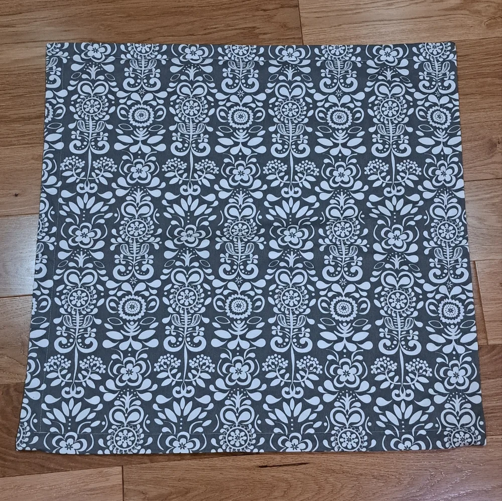 IKEA AKERKULLA Gray/White Floral Euro Pillow Cover Sham 26